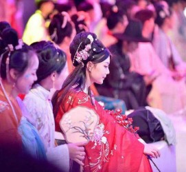 沭阳汉服模特兼职(想做汉服模特去哪里找)